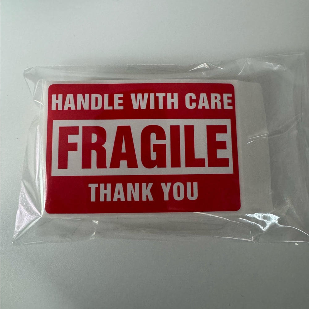 100 Red Fragile Handle With Care Stickers - Picture 4 of 4